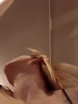 Queen2454 online show from February 27, 2026, 12:16 pm