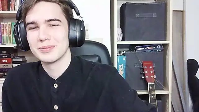  Chris Next Door  online show from September 30, 2025, 3:39 pm