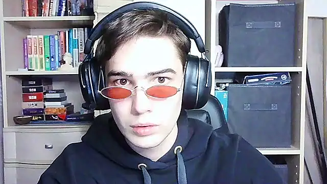  Chris Next Door  online show from October 2, 2025, 2:57 pm