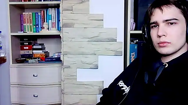  Chris Next Door  online show from October 6, 2025, 2:14 pm