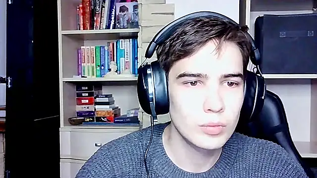  Chris Next Door  online show from October 16, 2025, 3:02 pm