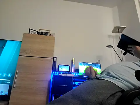 stivi2526 online show from November 13, 2025, 10:52 pm