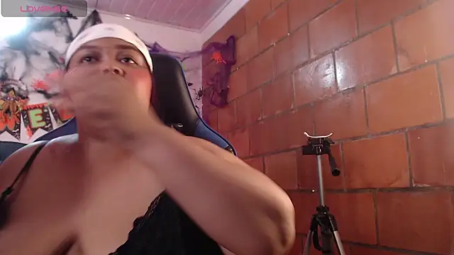 Snapshot of Melody_Slut chatting on October 7, 2025, 11:24 pm Melody Slut online show from October 7, 2025, 11:24 pm