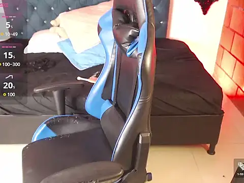 Snapshot of Melody_Slut chatting on October 12, 2025, 5:50 am Melody Slut online show from October 12, 2025, 5:50 am