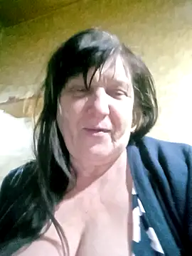 Apeesynka55211 online show from February 13, 2026, 9:11 pm