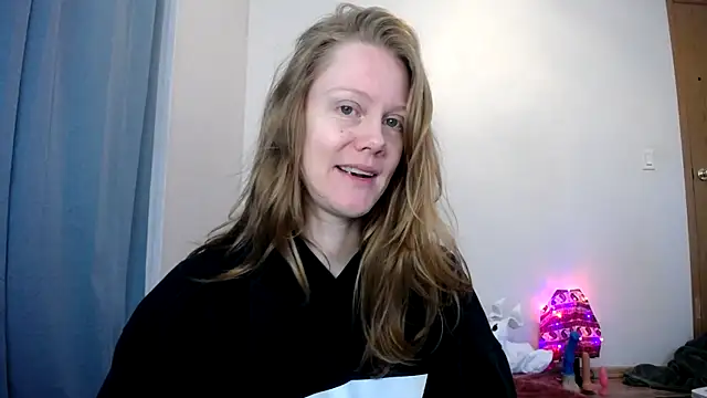 Snapshot of naughtyfox89 chatting on October 16, 2025, 4:30 pm naughtyfox89 online show from October 16, 2025, 4:30 pm