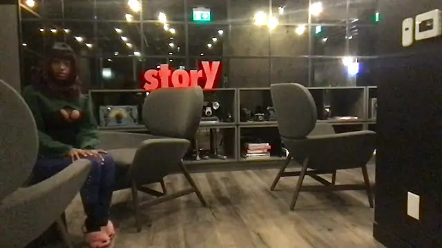 tia   fox online show from December 3, 2025, 3:14 am