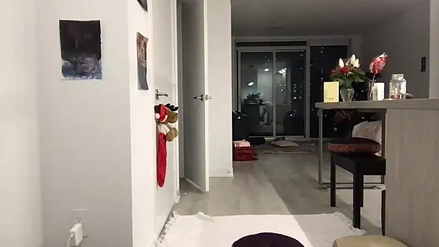 tia   fox online show from February 16, 2026, 11:45 pm