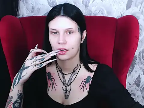 Snapshot of VenomDoll chatting on October 12, 2025, 7:13 pm VenomDoll online show from October 12, 2025, 7:13 pm