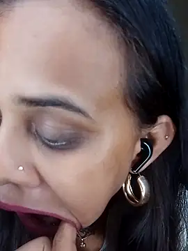 Naughtysilk online show from October 17, 2025, 9:06 pm