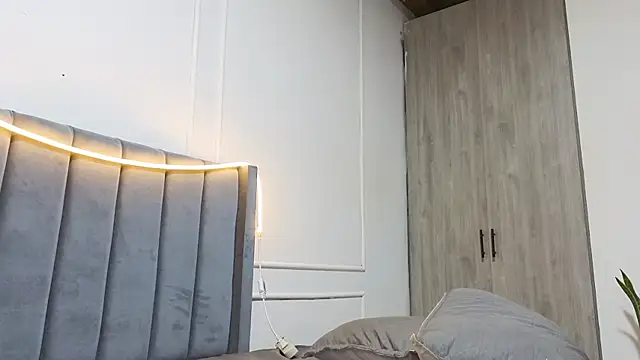 luxuryheaven 8 online show from November 14, 2025, 4:22 am