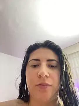 Snapshot of saraaa__ chatting on October 28, 2025, 3:21 am saraaa   online show from October 28, 2025, 3:21 am