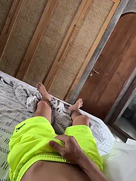 Snapshot of HenryLee1983-cums chatting on October 5, 2025, 2:10 am HenryLee1983-cums online show from October 5, 2025, 2:10 am