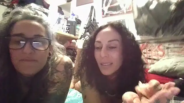 inkdhollow1 online show from April 13, 2026, 2:06 am