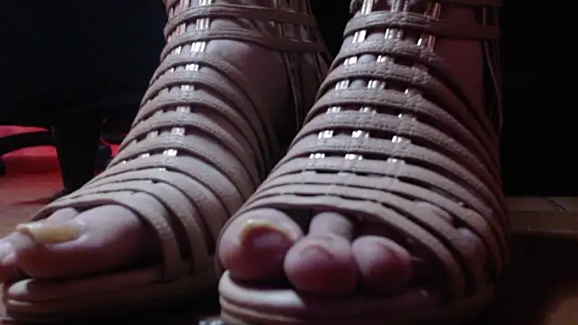 cristal hills 19 online show from March 12, 2026, 6:36 pm