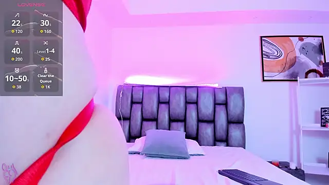 VenusCooper online show from March 12, 2026, 7:31 pm