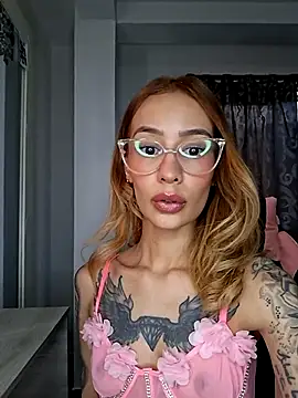 julieta444  online show from May 14, 2026, 8:48 pm