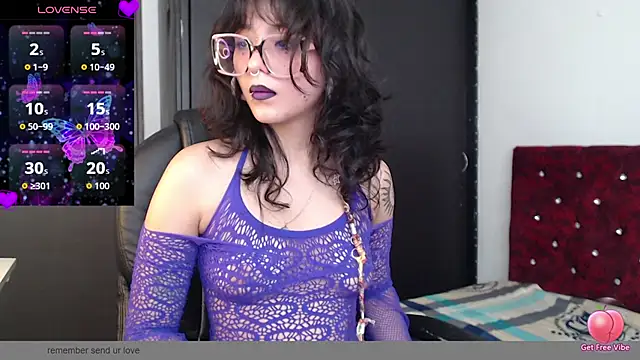 Lia Carter  online show from February 12, 2026, 9:10 pm