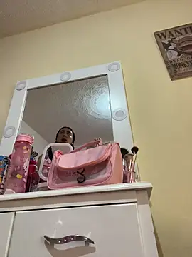 Snapshot of Miichii chatting on December 14, 2025, 12:05 am Miichii online show from December 14, 2025, 12:05 am