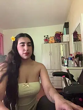 Snapshot of Miichii chatting on December 17, 2025, 12:05 am Miichii online show from December 17, 2025, 12:05 am