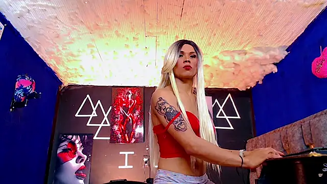 Fersexy Dolls online show from October 29, 2025, 2:47 am