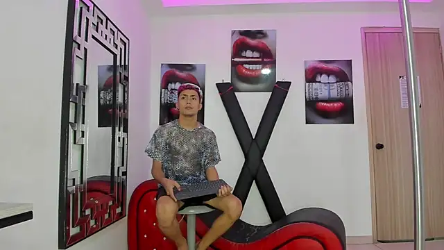 Snapshot of VERY_HOT_GUYS chatting on November 12, 2025, 1:28 am VERY HOT GUYS online show from November 12, 2025, 1:28 am