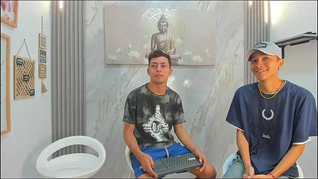 Snapshot of VERY_HOT_GUYS chatting on January 9, 2026, 1:25 pm VERY HOT GUYS online show from January 9, 2026, 1:25 pm