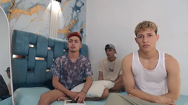 Snapshot of VERY_HOT_GUYS chatting on February 3, 2026, 1:16 pm VERY HOT GUYS online show from February 3, 2026, 1:16 pm