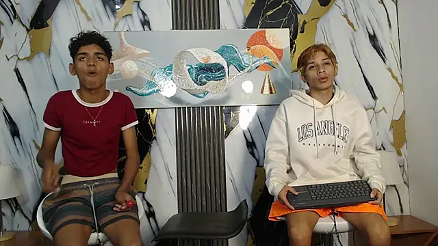 Snapshot of VERY_HOT_GUYS chatting on March 22, 2026, 1:20 am VERY HOT GUYS online show from March 22, 2026, 1:20 am