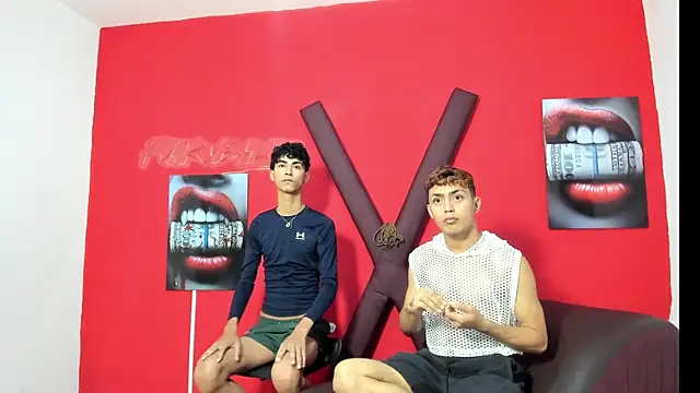 Snapshot of VERY_HOT_GUYS chatting on April 2, 2026, 7:17 am VERY HOT GUYS online show from April 2, 2026, 7:17 am