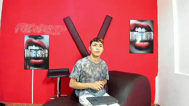 Snapshot of VERY_HOT_GUYS chatting on April 13, 2026, 7:19 pm VERY HOT GUYS online show from April 13, 2026, 7:19 pm