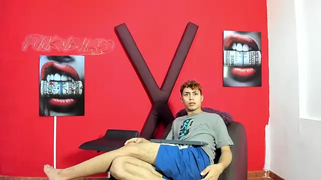 Snapshot of VERY_HOT_GUYS chatting on April 15, 2026, 7:21 pm VERY HOT GUYS online show from April 15, 2026, 7:21 pm