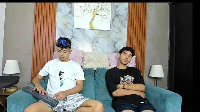 VERY HOT GUYS online show from June 12, 2026, 7:18 am