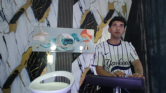 VERY HOT GUYS online show from June 13, 2026, 1:53 pm