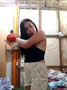 luna light23 online show from October 24, 2025, 6:21 am