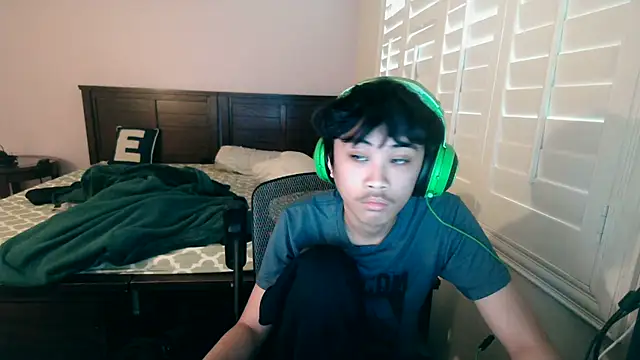 youngasianboy2007 online show from April 25, 2026, 1:19 am