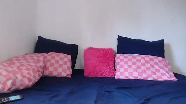 PIXIEBITCHXXX26 online show from November 10, 2025, 2:05 pm