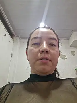 annyaparis online show from November 8, 2025, 11:58 pm