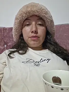 annyaparis online show from January 7, 2026, 12:35 am