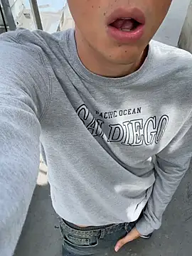 LiamMyst online show from April 9, 2026, 2:44 pm