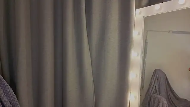 ChloeSammers online show from April 18, 2026, 1:48 pm