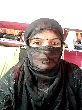 LOVE-VIKA online show from October 27, 2025, 5:44 am