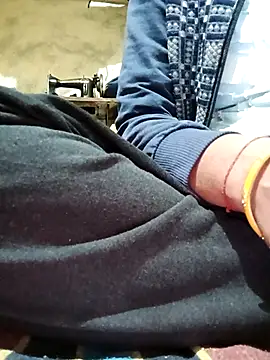 LOVE-VIKA online show from November 22, 2025, 8:35 am