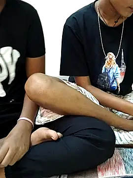 Unique girls90 online show from November 8, 2025, 4:01 am