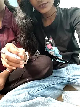 Snapshot of Unique_girls90 chatting on January 19, 2026, 7:45 am Unique girls90 online show from January 19, 2026, 7:45 am