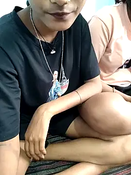 Snapshot of Unique_girls90 chatting on February 11, 2026, 5:23 am Unique girls90 online show from February 11, 2026, 5:23 am