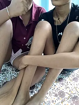 Snapshot of Unique_girls90 chatting on March 5, 2026, 7:59 am Unique girls90 online show from March 5, 2026, 7:59 am