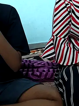 Snapshot of Unique_girls90 chatting on April 9, 2026, 4:56 am Unique girls90 online show from April 9, 2026, 4:56 am