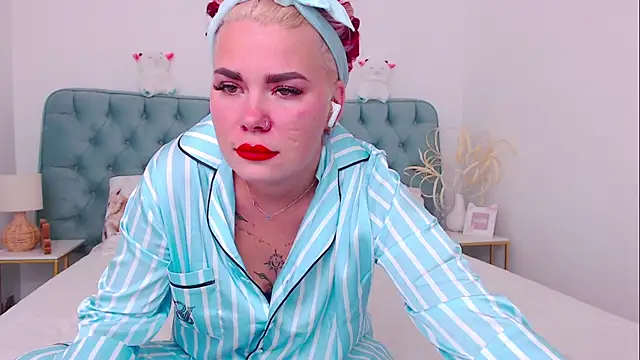 Snapshot of Naughty_kittyy1 chatting on October 8, 2025, 11:52 am Naughty kittyy1 online show from October 8, 2025, 11:52 am