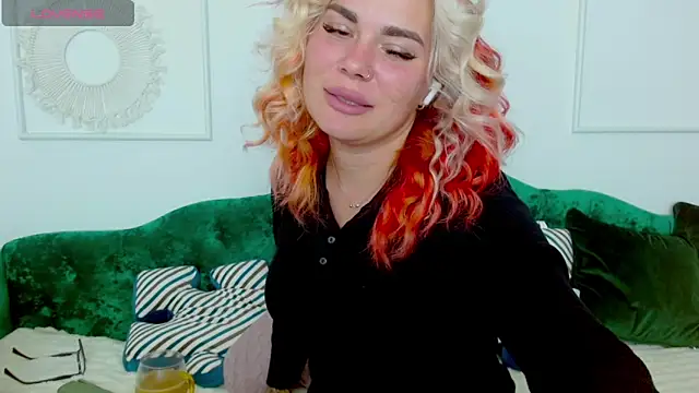 Snapshot of Naughty_kittyy1 chatting on October 11, 2025, 7:56 pm Naughty kittyy1 online show from October 11, 2025, 7:56 pm